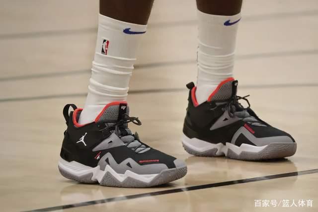 约基奇六个赛季中三度荣膺MVP，三次位列第二