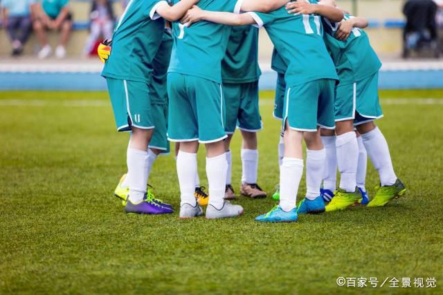 赵薇与黄有龙关系再遭揭露，引发公众关注
